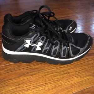 Boys 6Y Black Under Armour Sneakers
